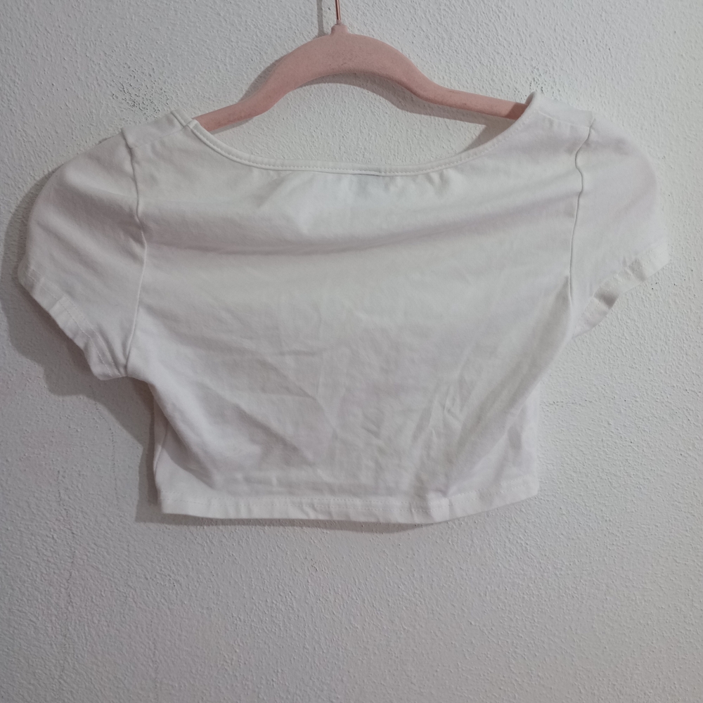 SHEIN Chic Cream Crop Top - Picture 4 of 4